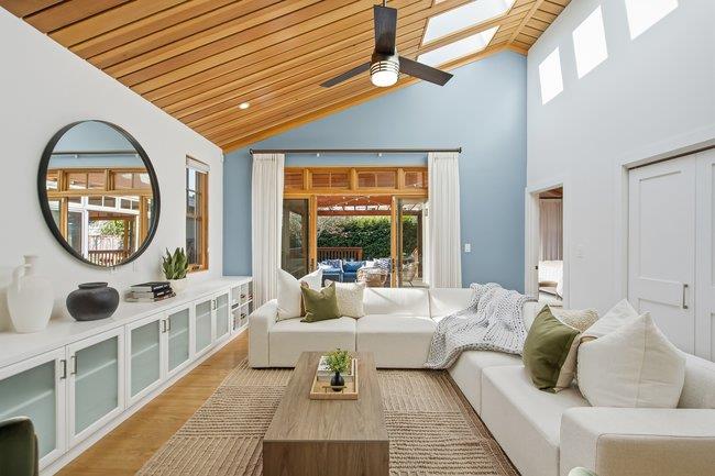 1316 Rosewood Avenue