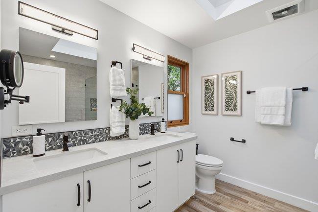 1316 Rosewood Avenue