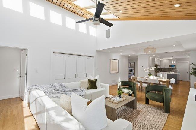 1316 Rosewood Avenue