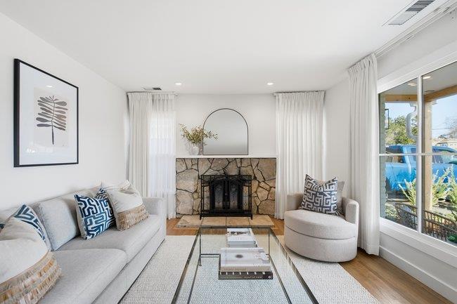 1316 Rosewood Avenue