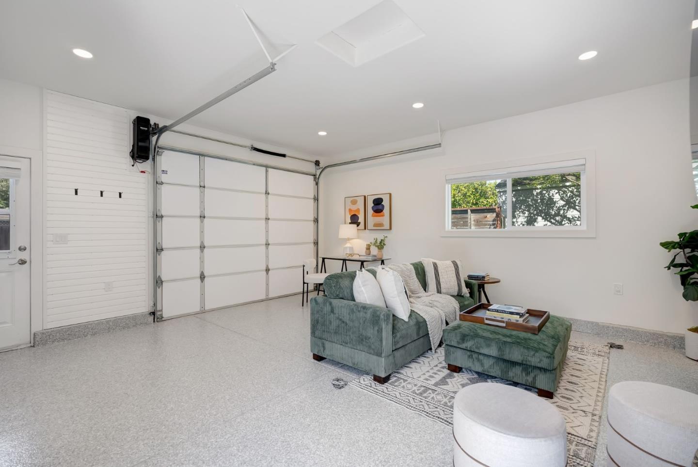 996 Hall Street