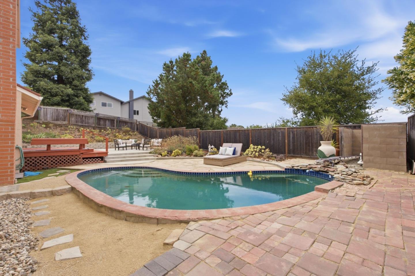 2564 Sherborne DR