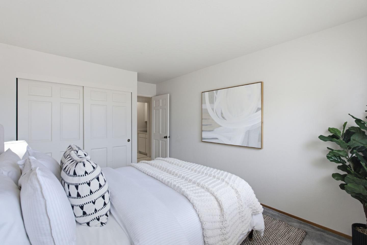 2564 Sherborne DR