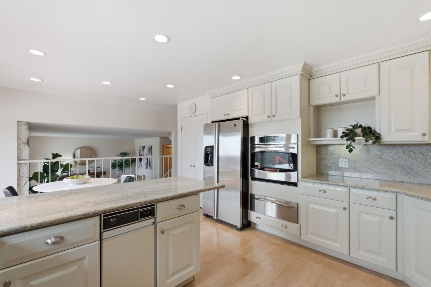 2564 Sherborne DR