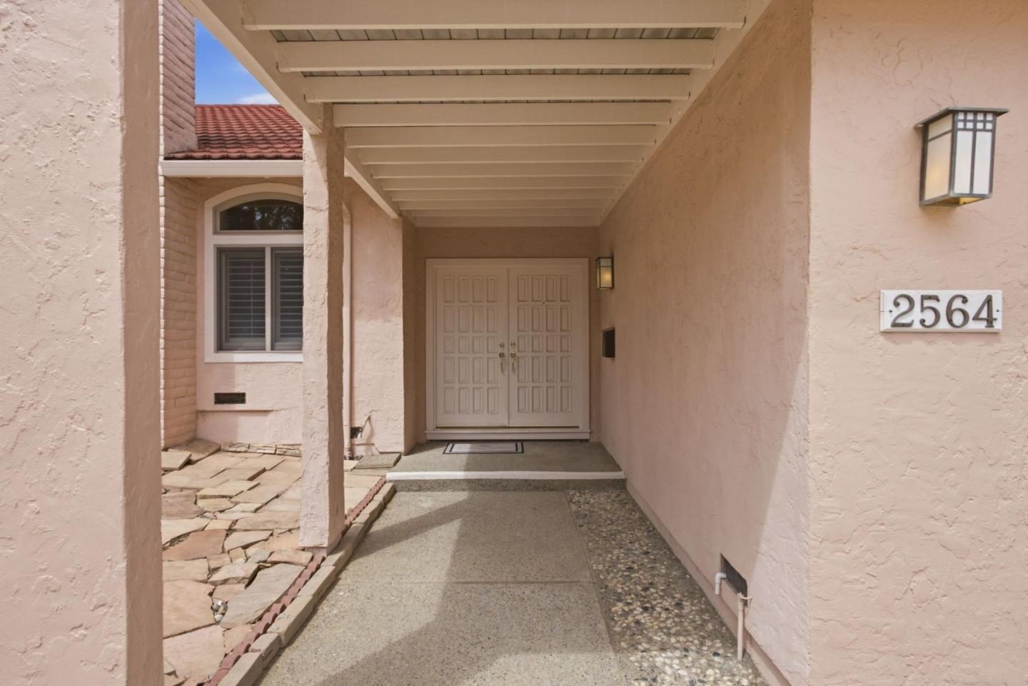 2564 Sherborne DR