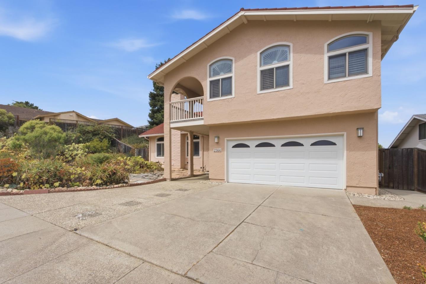 2564 Sherborne DR