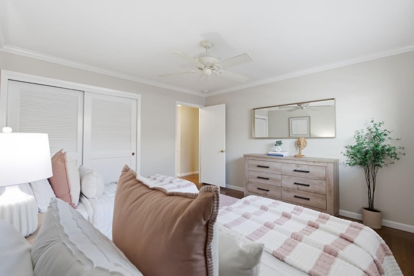 2720 Debbie CT