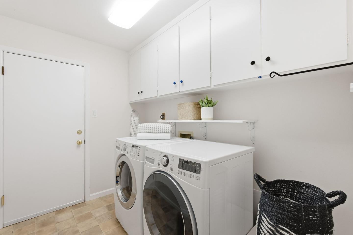 2720 Debbie CT