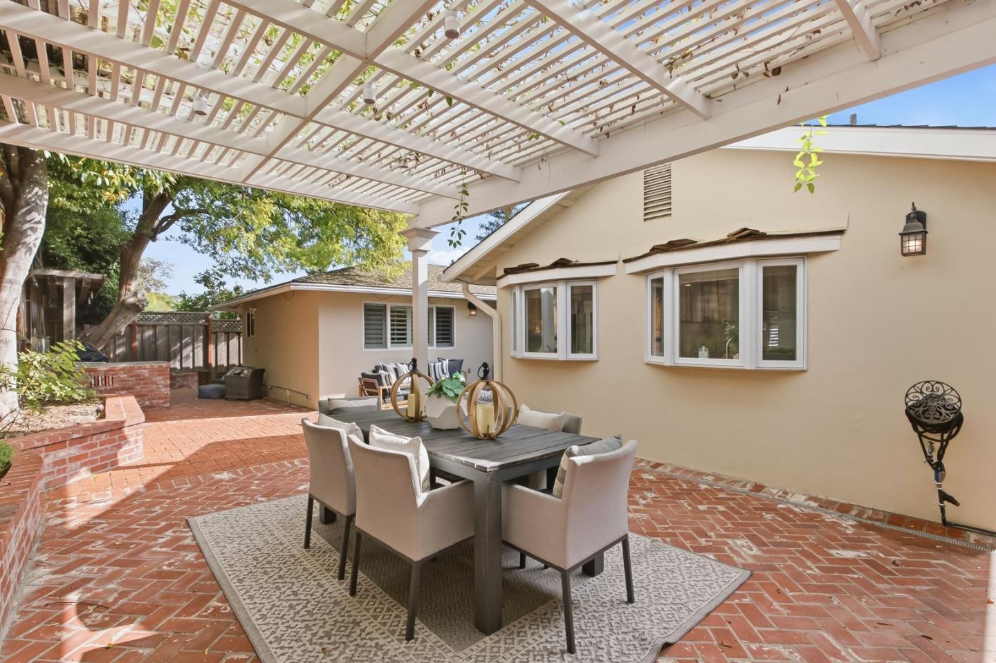2720 Debbie CT