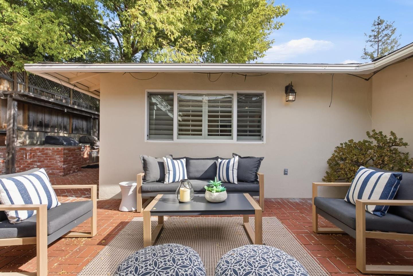 2720 Debbie CT