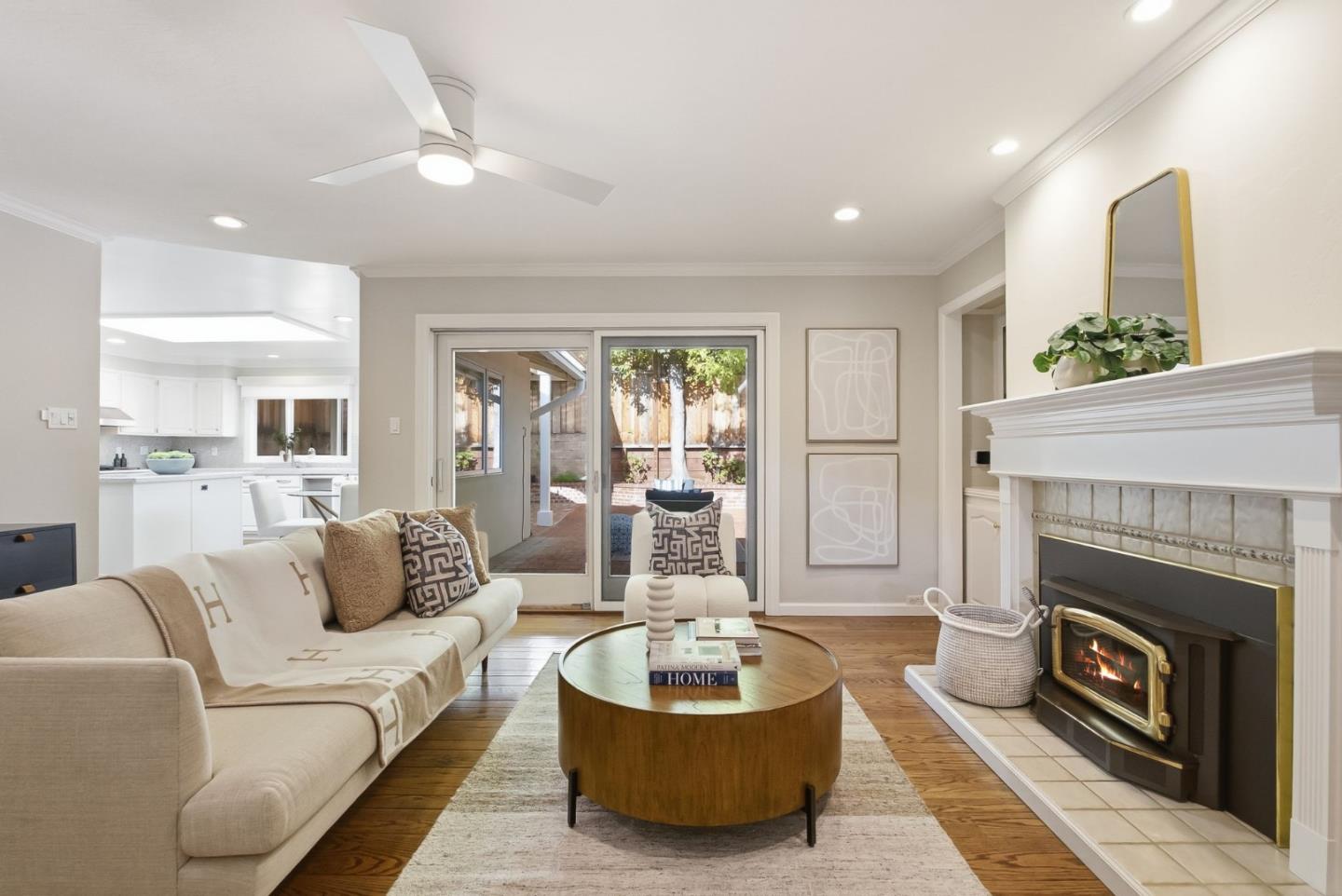 2720 Debbie CT