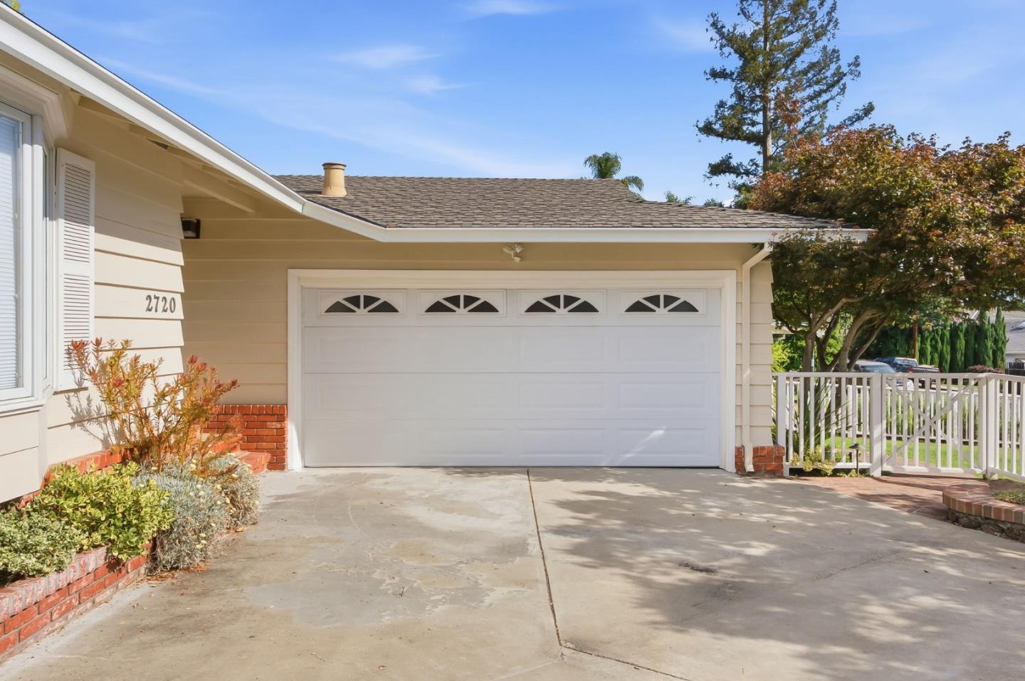 2720 Debbie CT