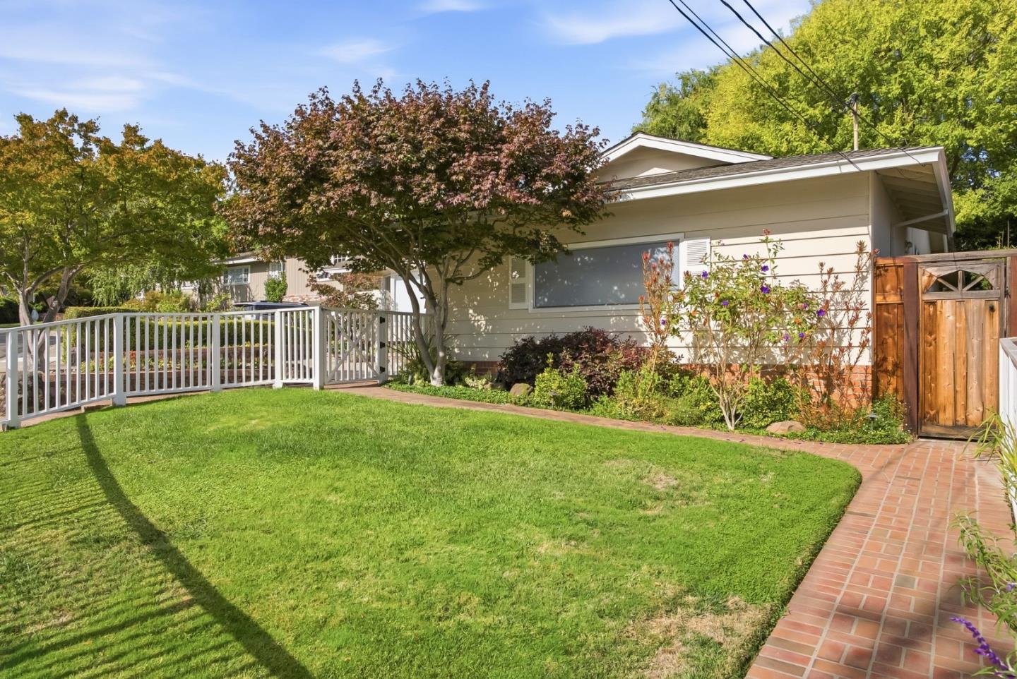 2720 Debbie CT