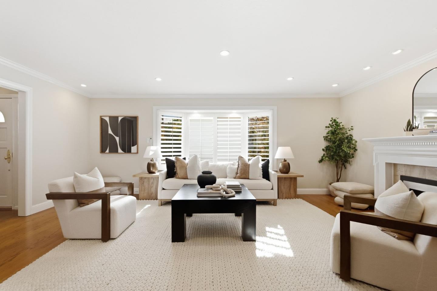2720 Debbie CT