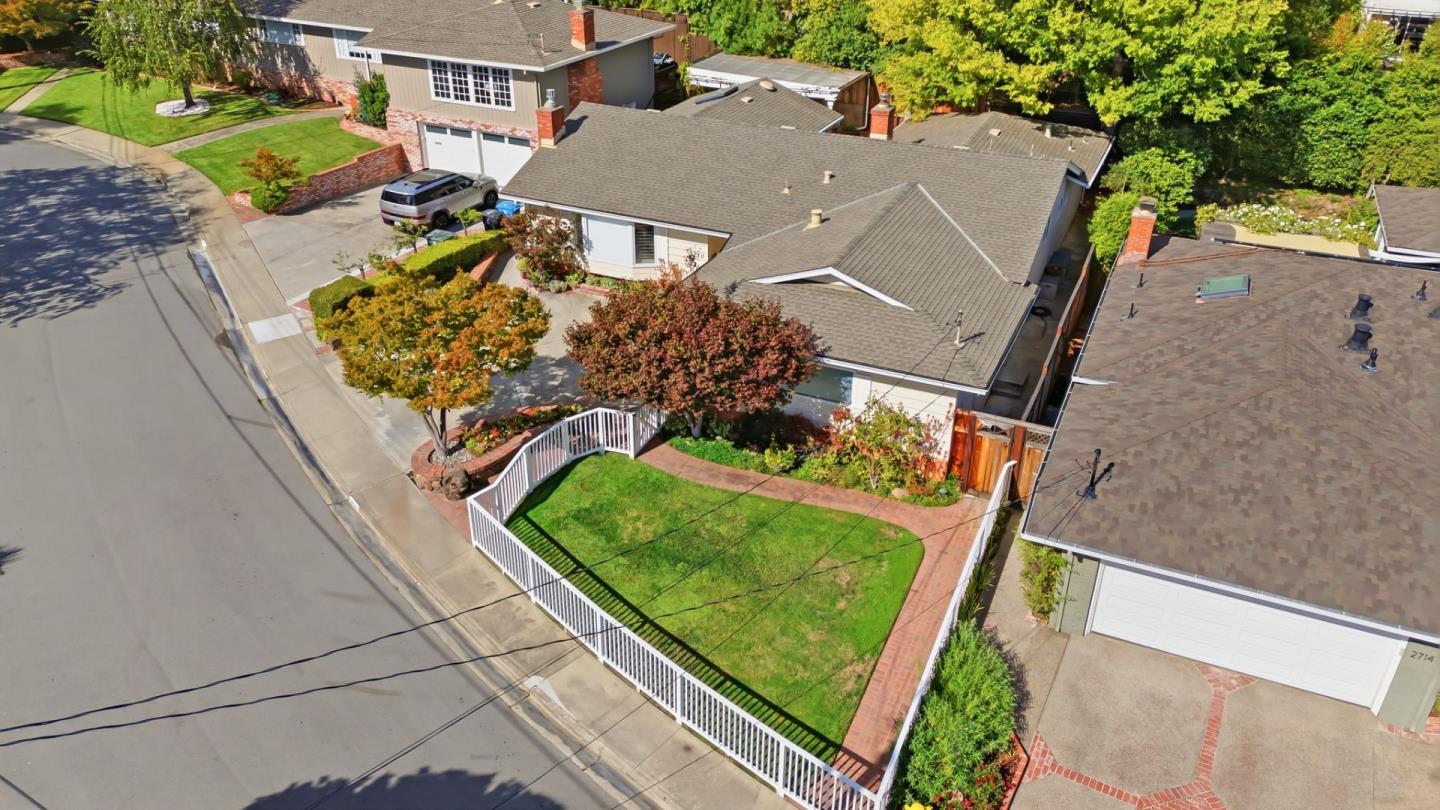 2720 Debbie CT