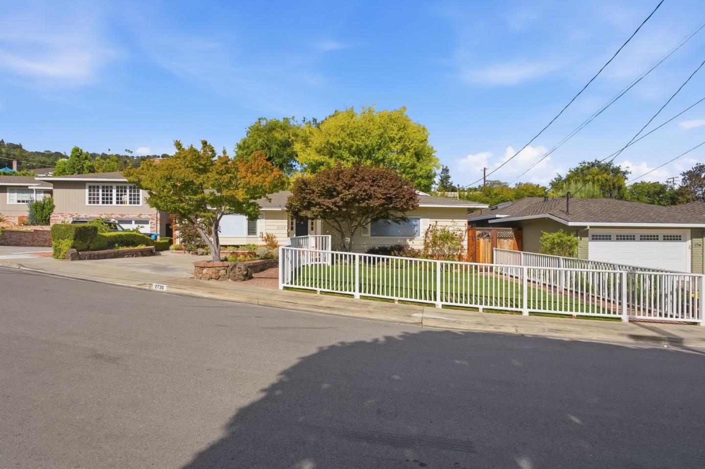 2720 Debbie CT