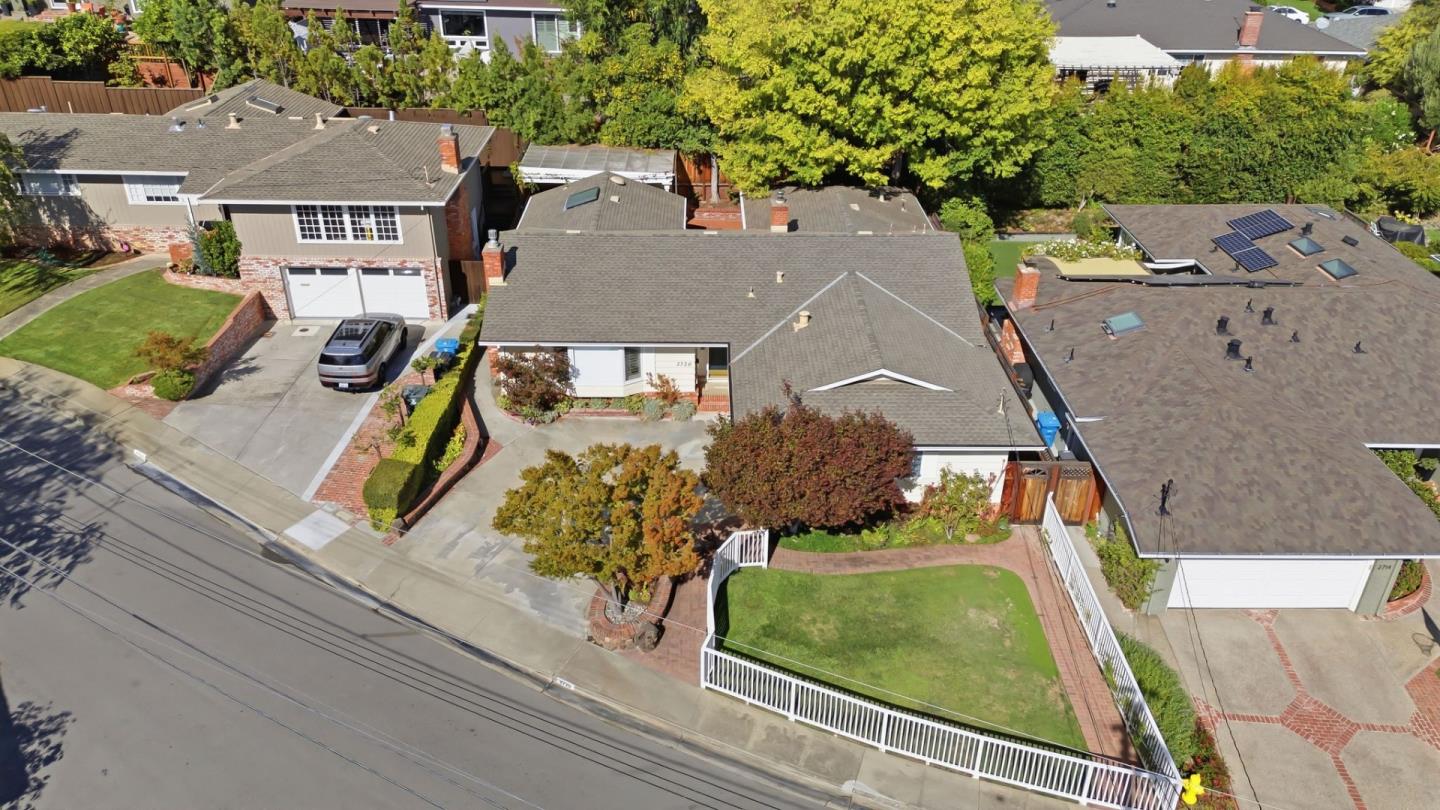 2720 Debbie CT