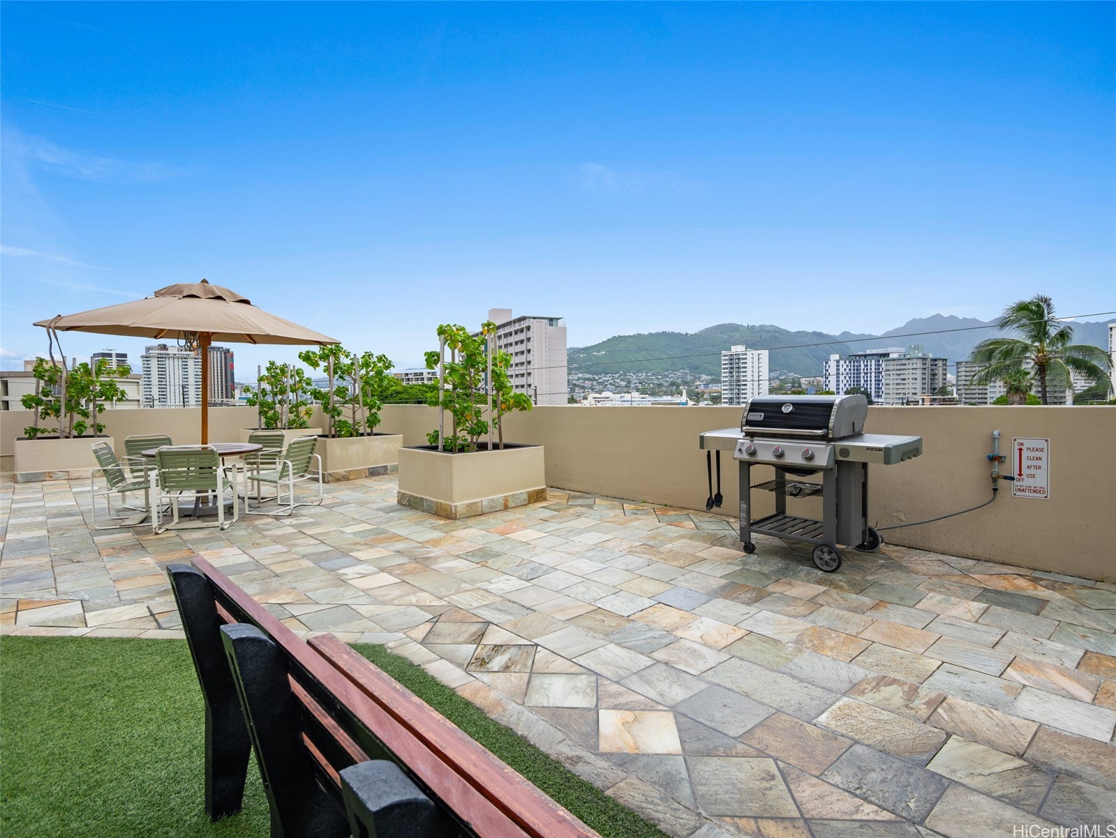 2499 Kapiolani Boulevard 2703