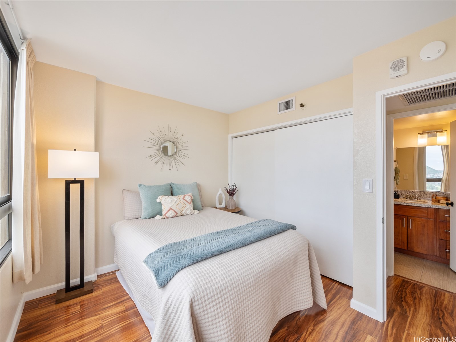 2499 Kapiolani Boulevard 2703
