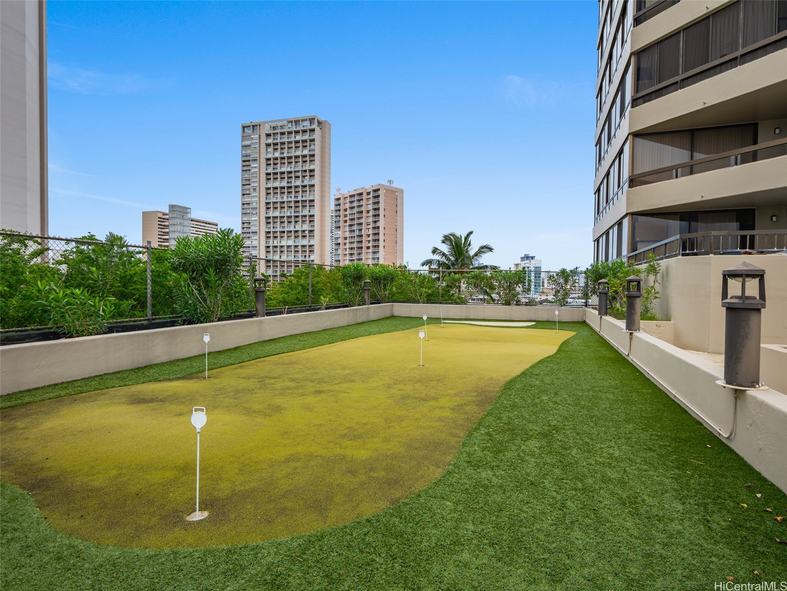 2499 Kapiolani Boulevard 2703