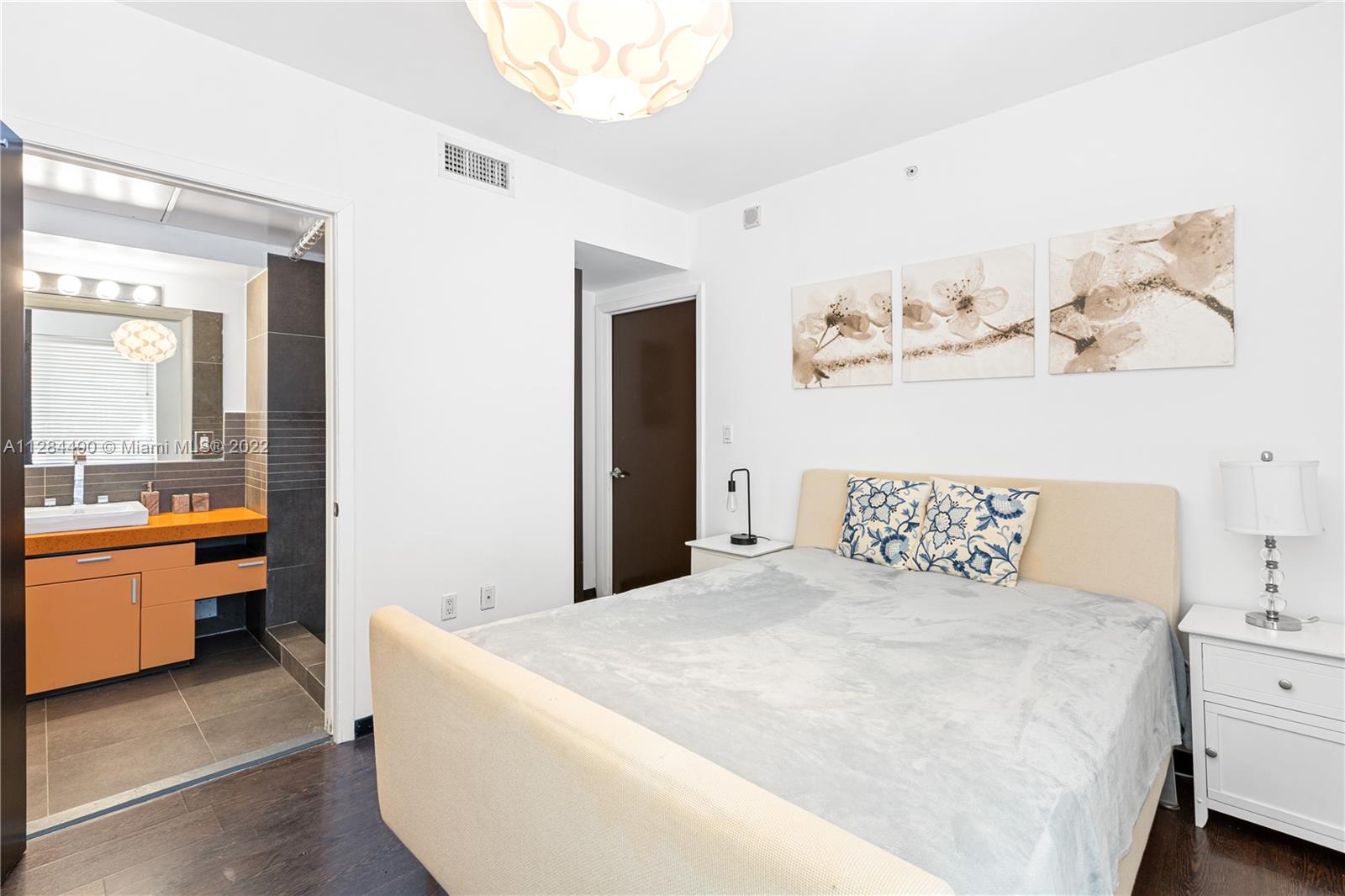 435 21st St Unit: 221
