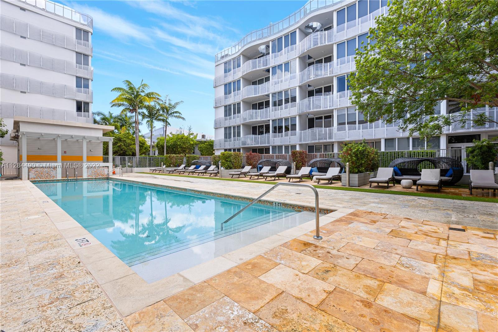 435 21st St Unit: 221
