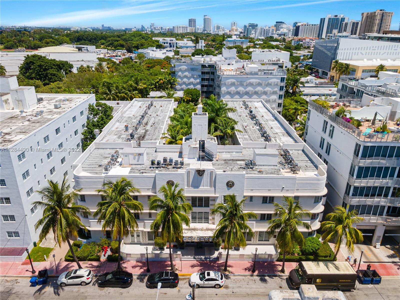 435 21st St Unit: 221