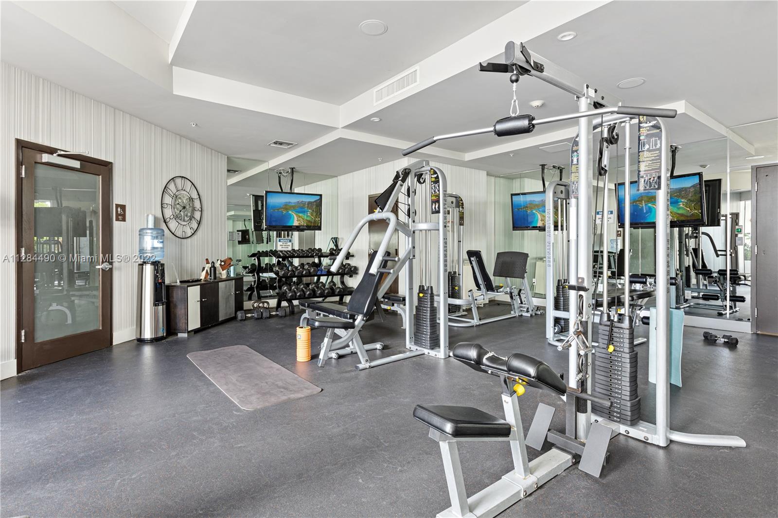 435 21st St Unit: 221