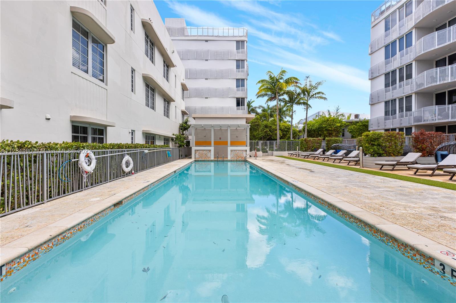 435 21st St Unit: 221