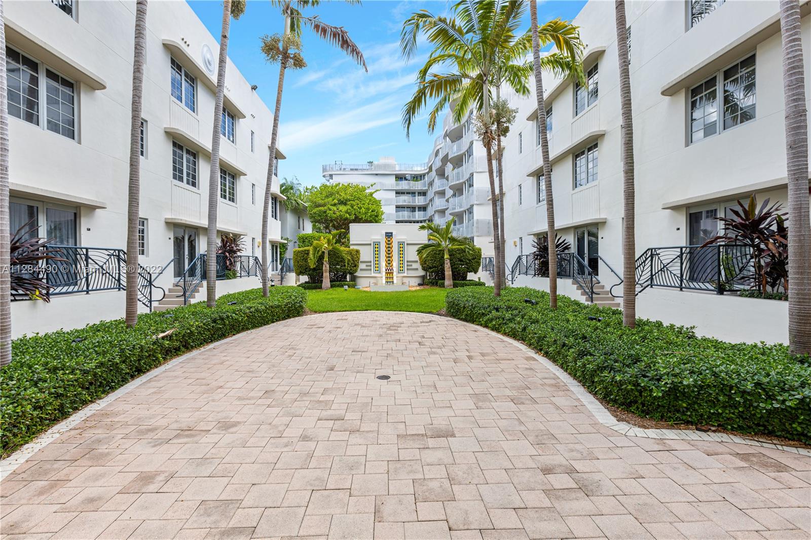 435 21st St Unit: 221
