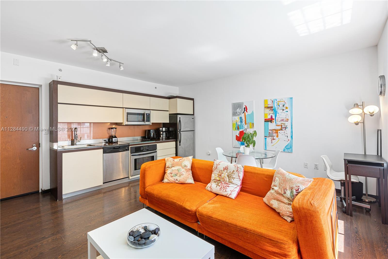 435 21st St Unit: 221