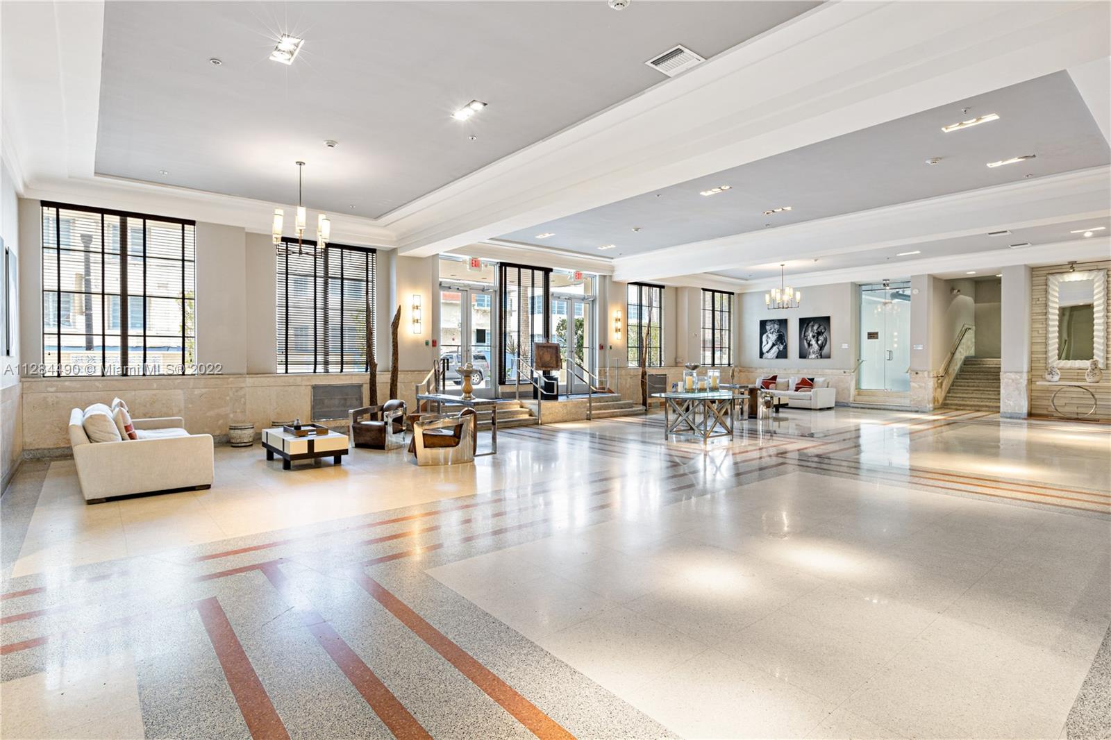 435 21st St Unit: 221