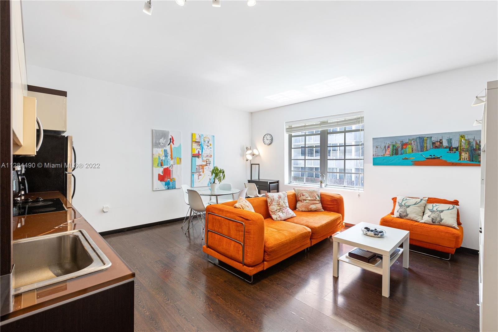 435 21st St Unit: 221