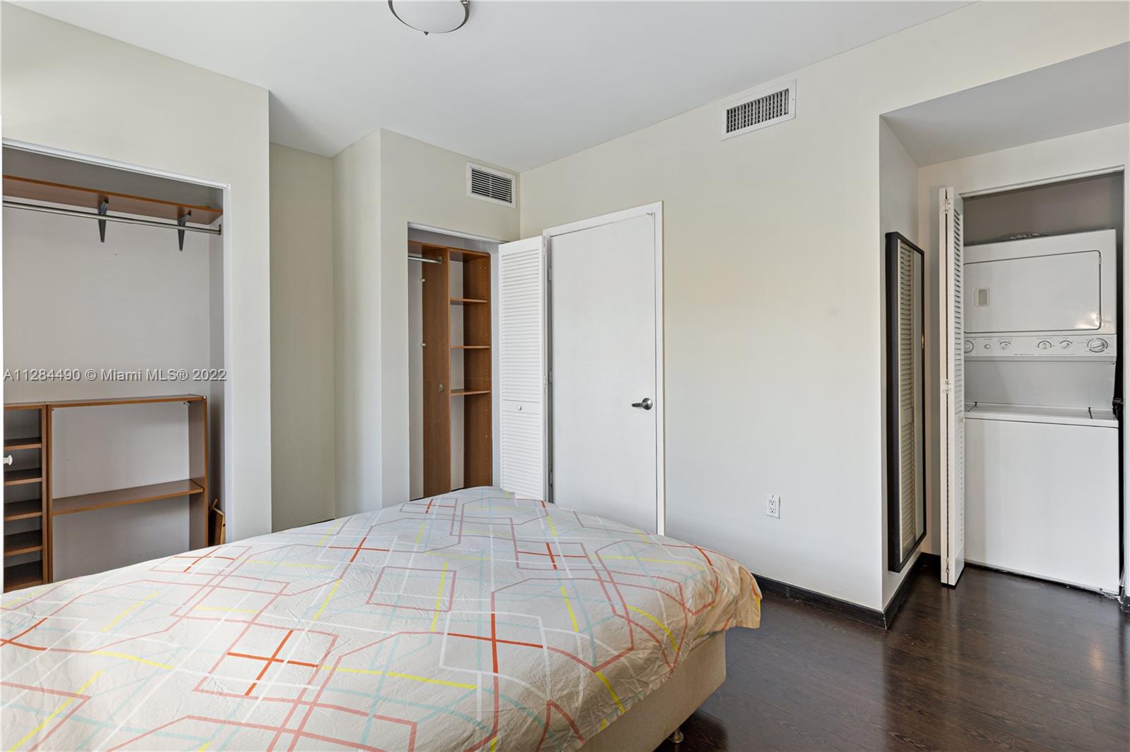 435 21st St Unit: 221