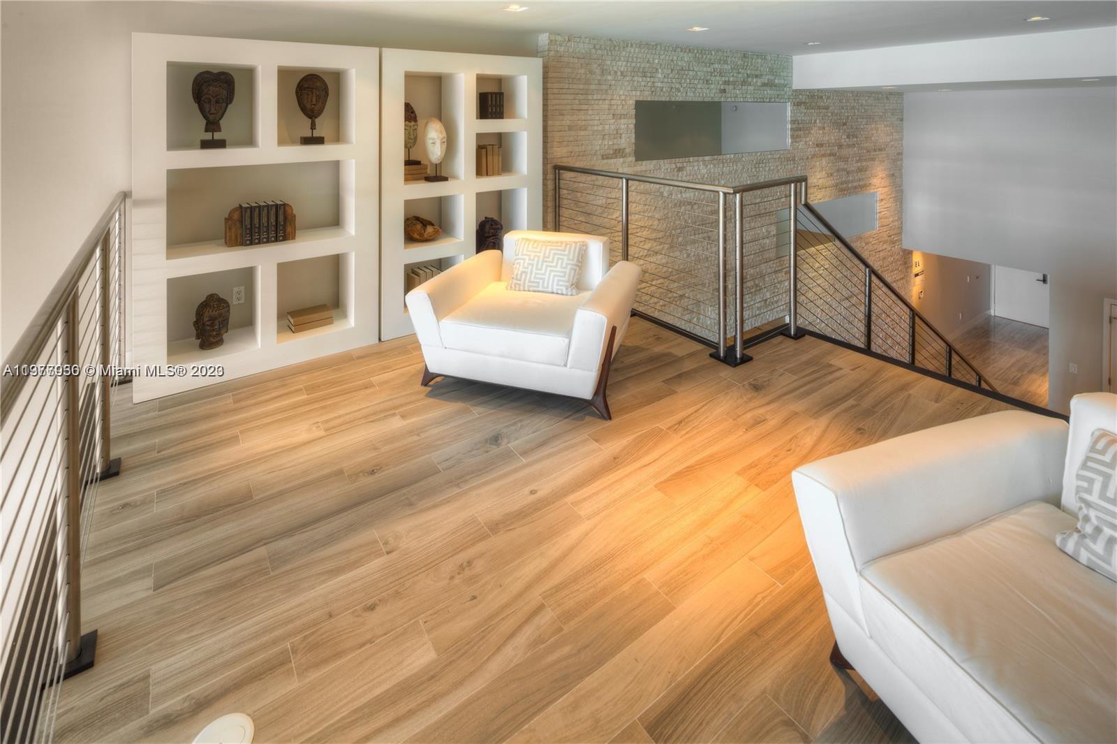 6899 Collins Ave Unit: 404