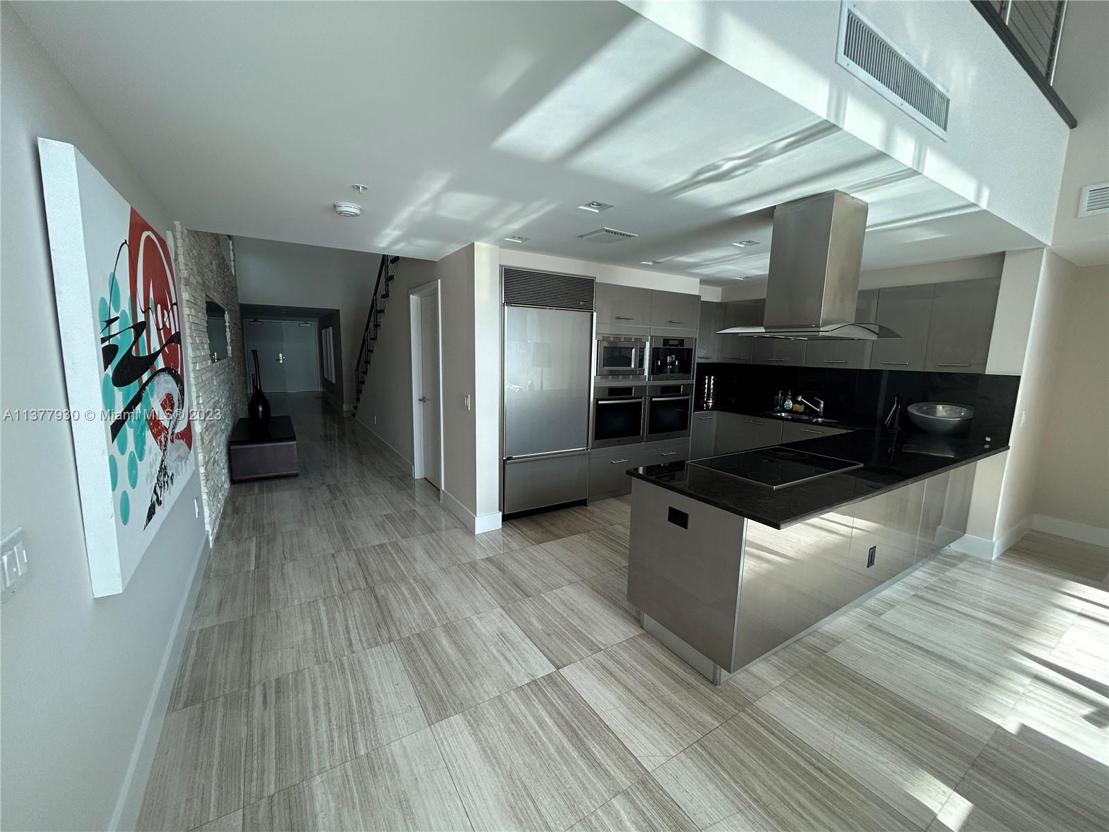 6899 Collins Ave Unit: 404
