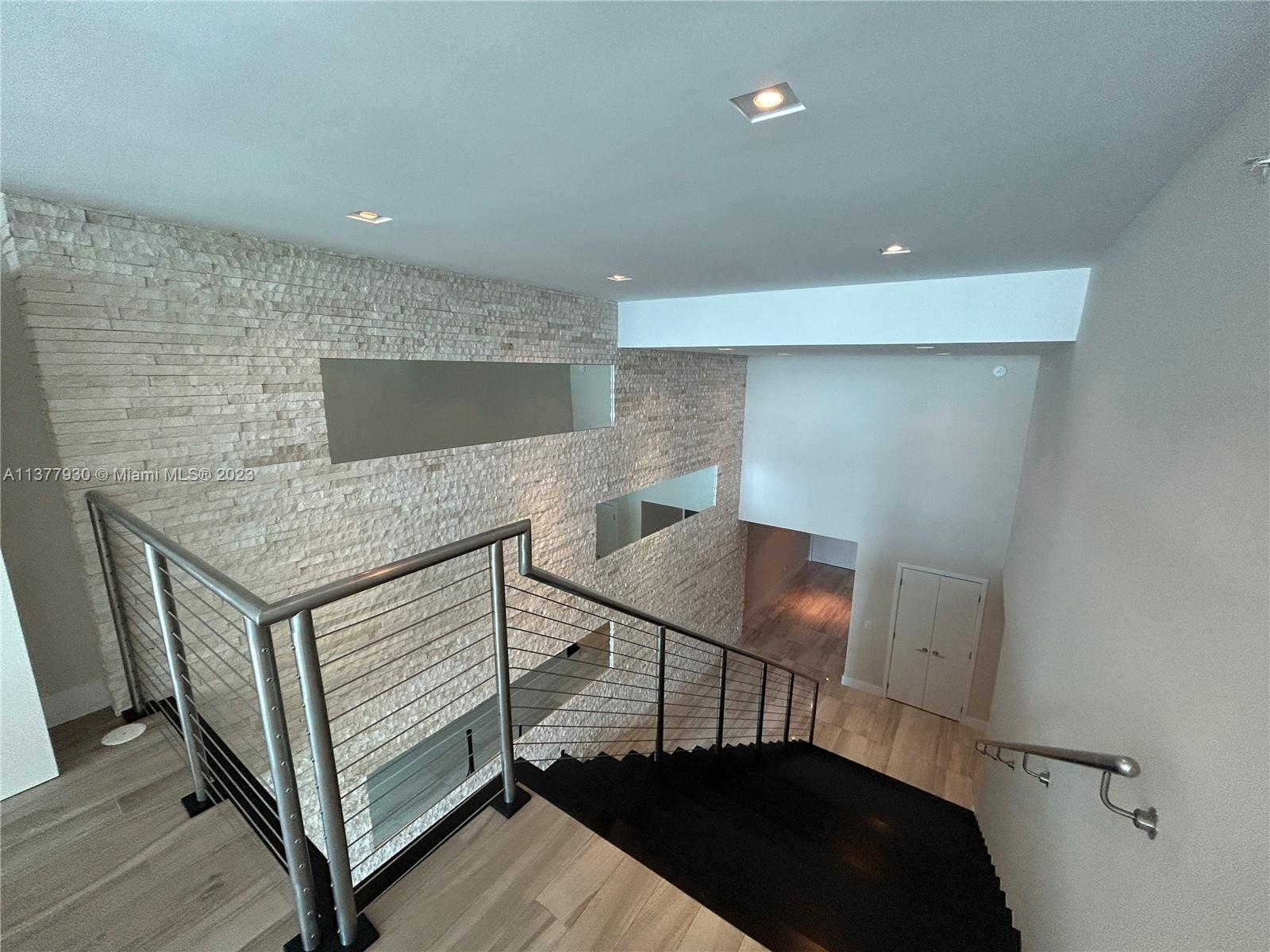 6899 Collins Ave Unit: 404