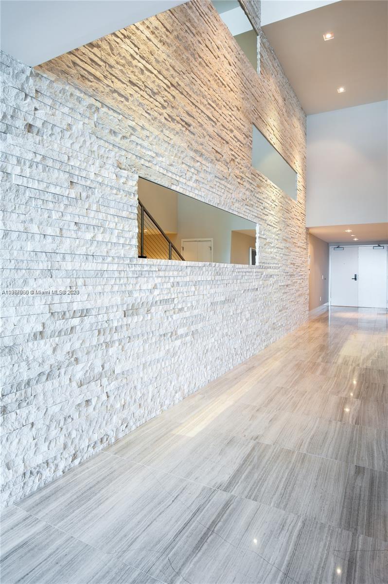 6899 Collins Ave Unit: 404