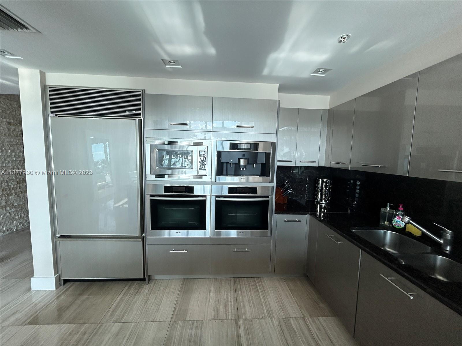 6899 Collins Ave Unit: 404