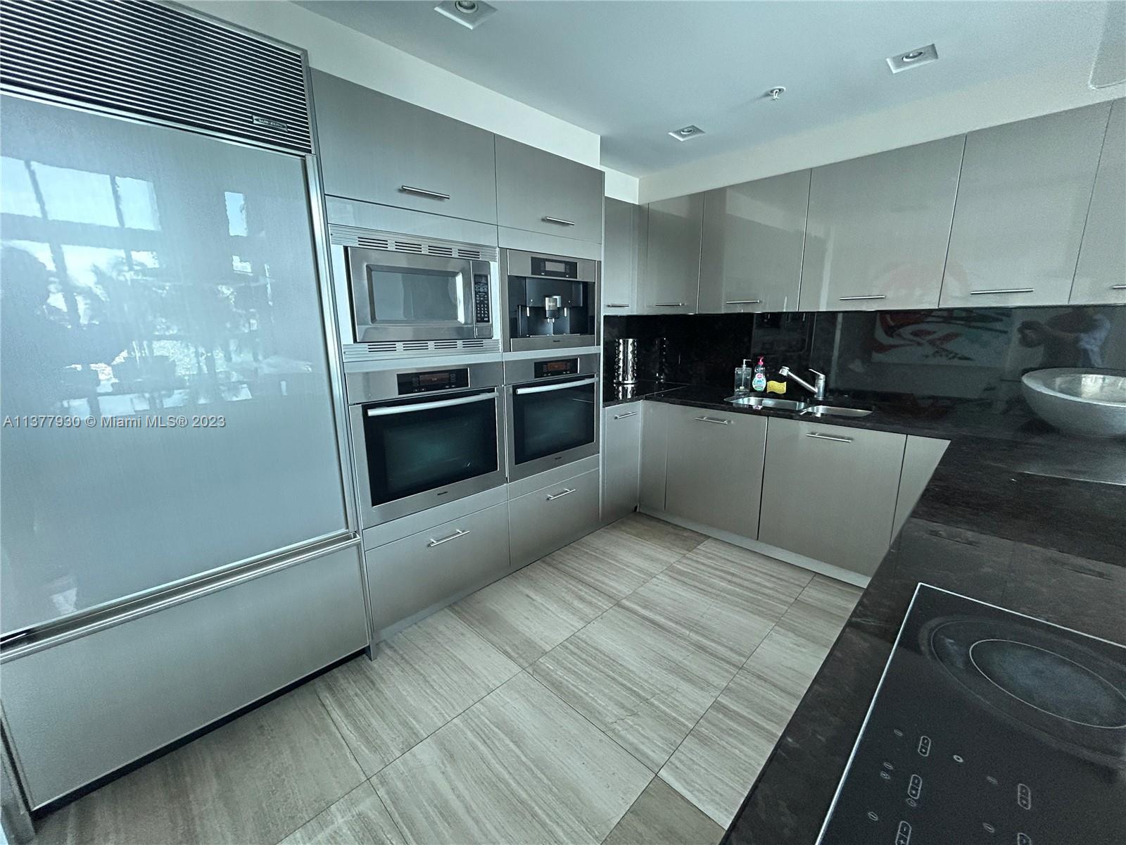 6899 Collins Ave Unit: 404