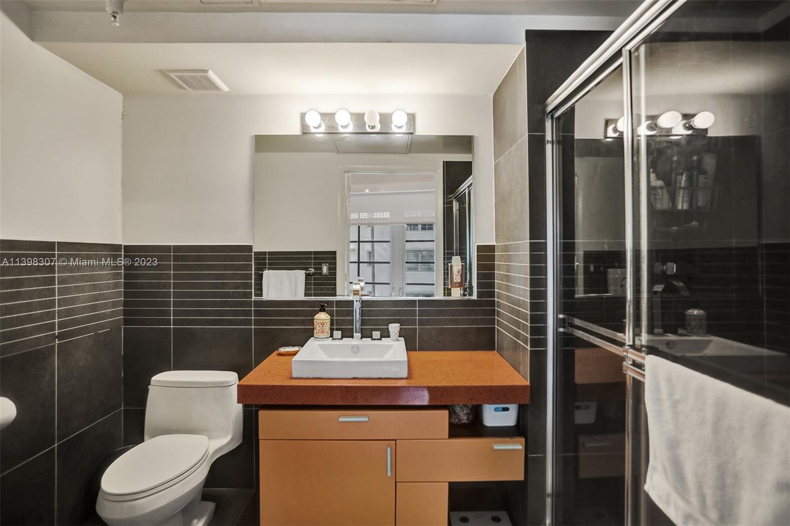 435 21st St Unit: 210