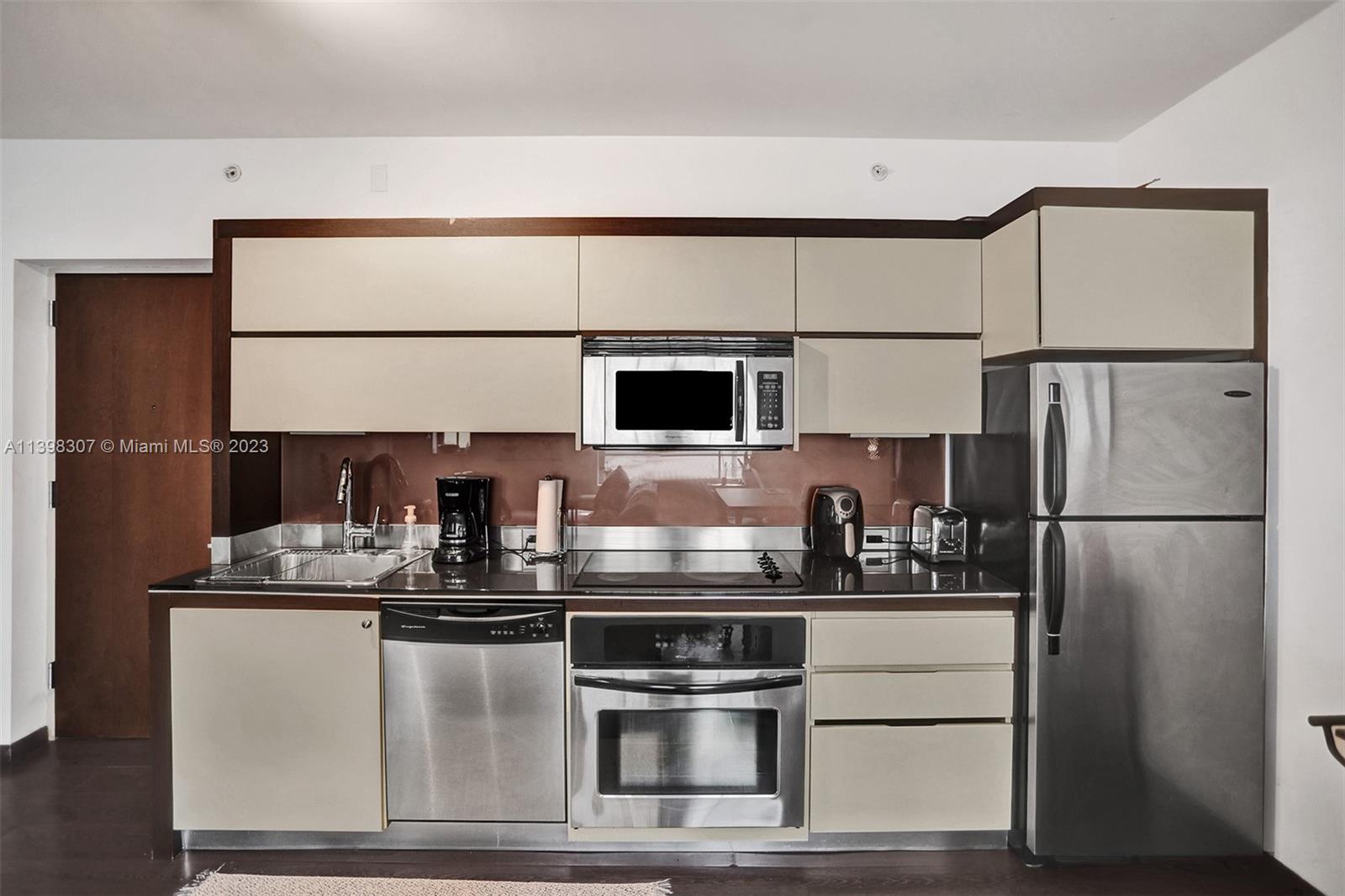 435 21st St Unit: 210