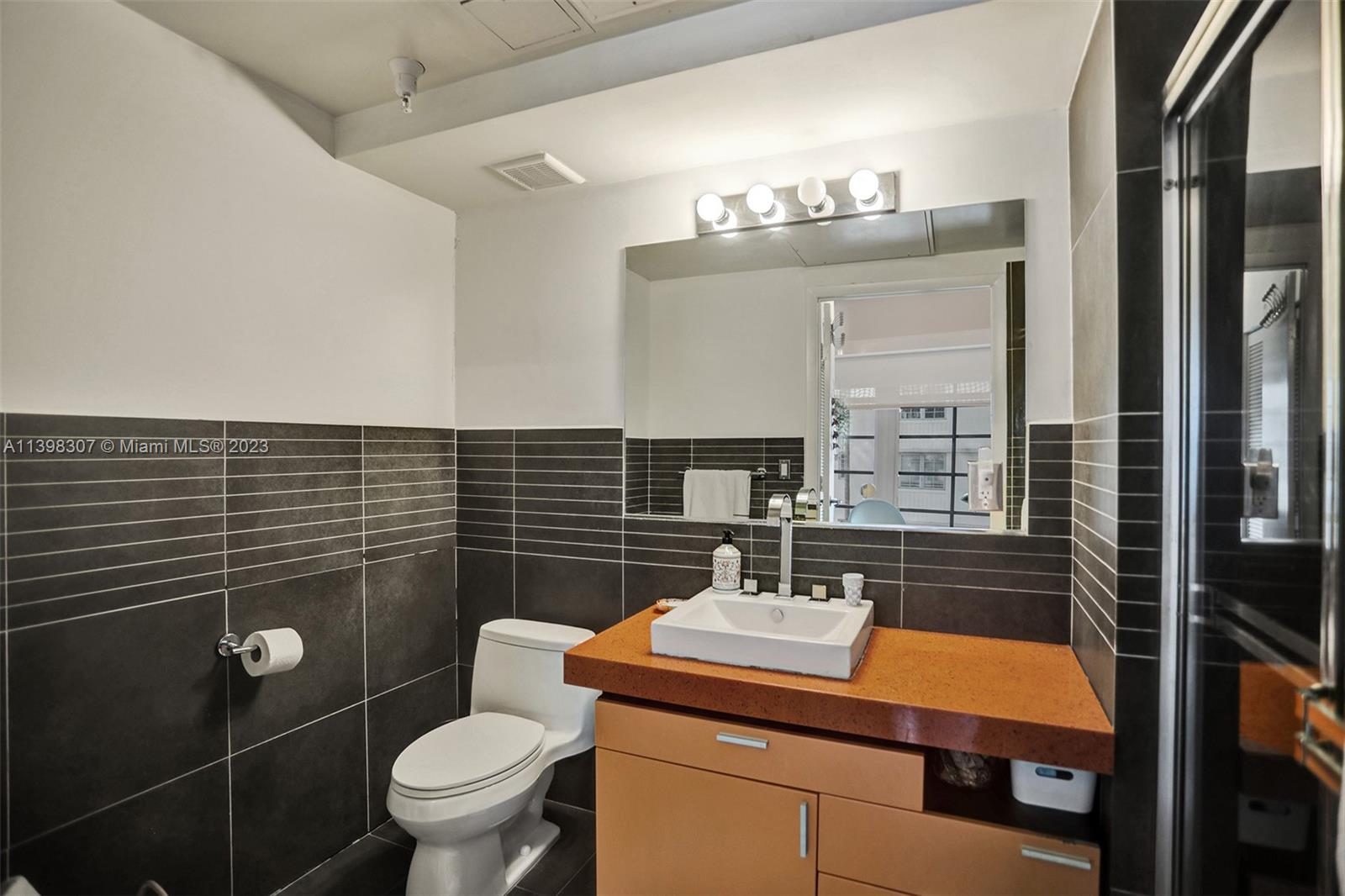 435 21st St Unit: 210
