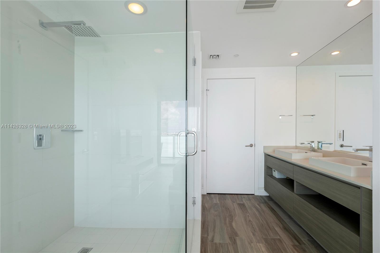 460 NE 28th St Unit: 2808