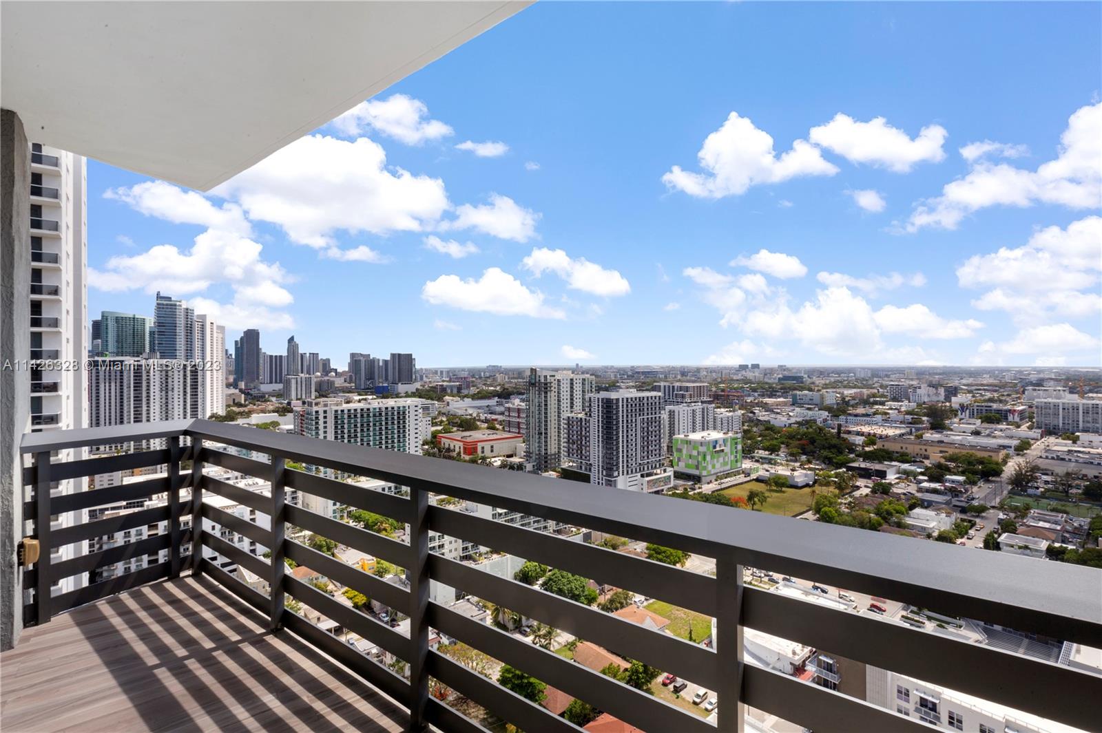460 NE 28th St Unit: 2808