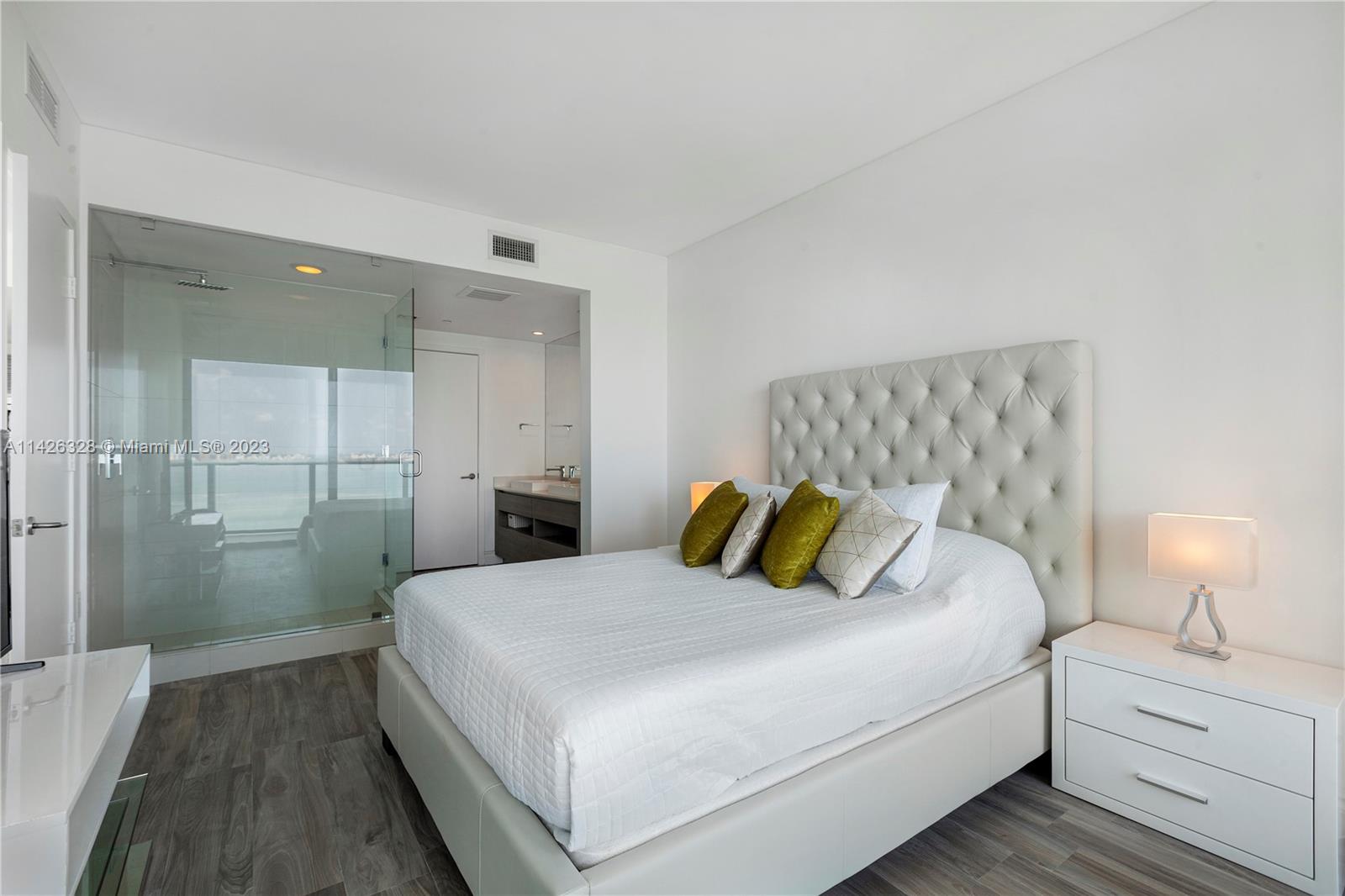 460 NE 28th St Unit: 2808