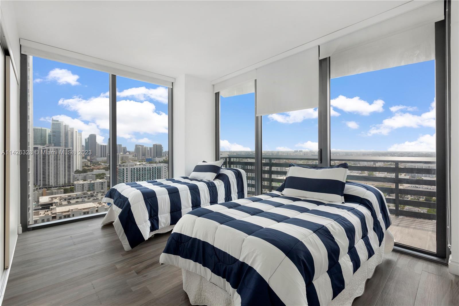 460 NE 28th St Unit: 2808