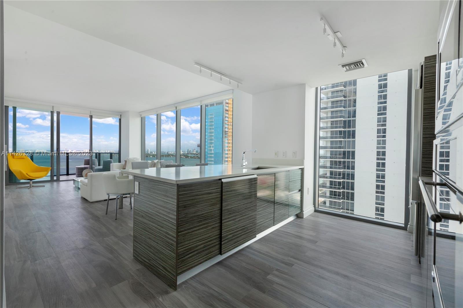 460 NE 28th St Unit: 2808