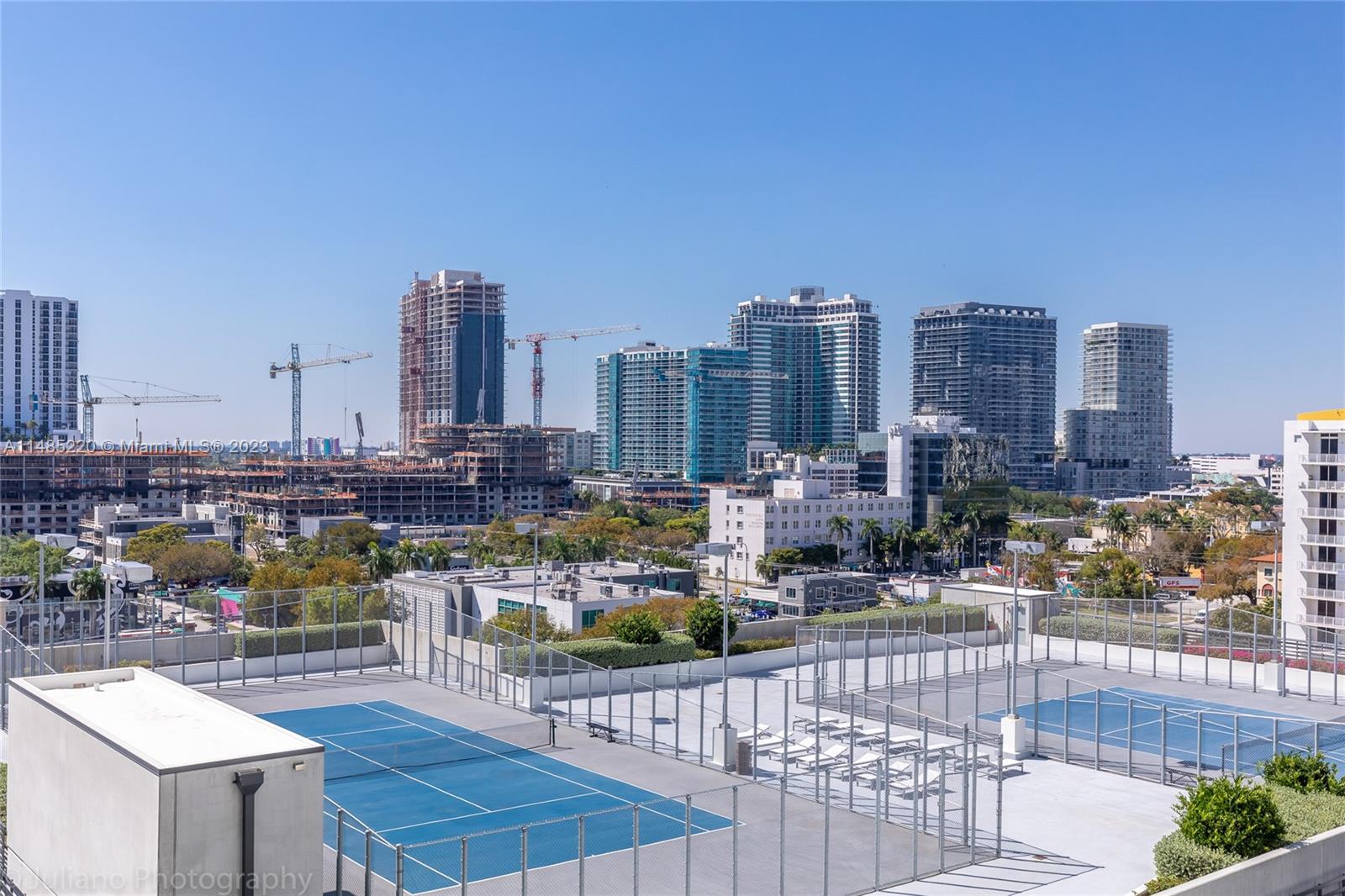 460 NE 28th St Unit: 1005