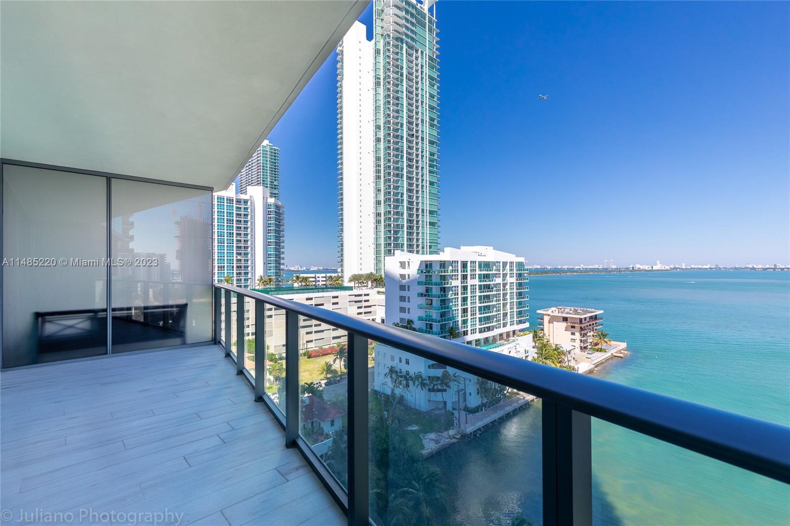 460 NE 28th St Unit: 1005